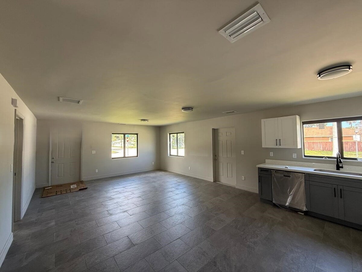 Photo - 2806 NW 9th Ct