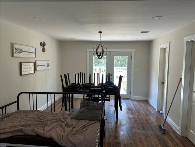 Photo - 624 Stevens Ln