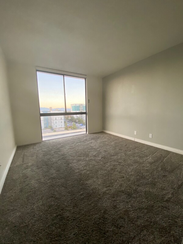 Photo - 3930 University Center Dr Unidad #60