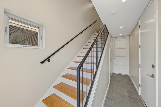 Photo - 1909 Oakdale St