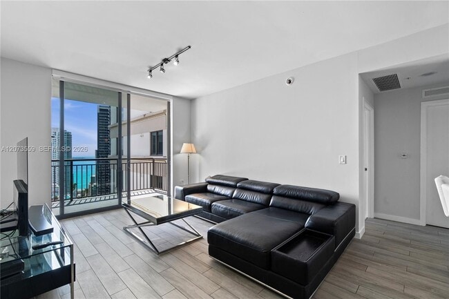 Photo - 999 SW 1st Ave Unit 3307