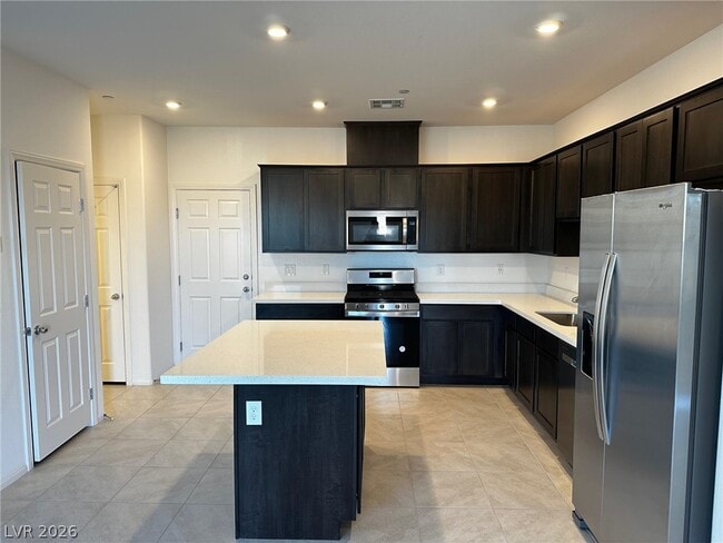 Photo - 512 Ylang Pl