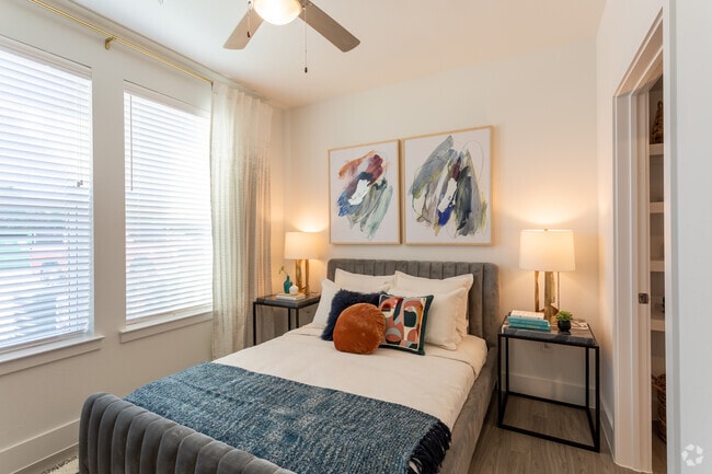 1BR, 1BA - 586SF - Leander Park