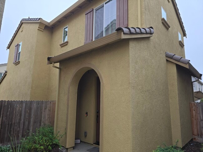 Building Photo - 1826 Yellowwood Ave