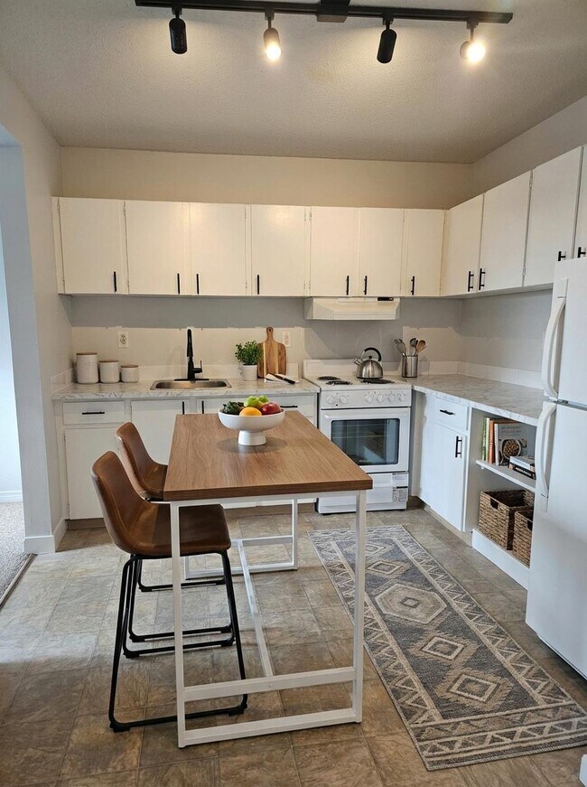 Photo - 9560 163 St NW