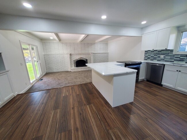 Photo - 3 Bedroom, 2 Bathroom Ranch, Updated Throughout, Granite, Stainless, 2 Beautiful Full Baths, Upda...