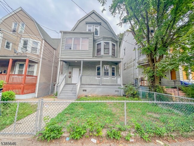 Building Photo - 850 S 15th St Unit 3 Rental
