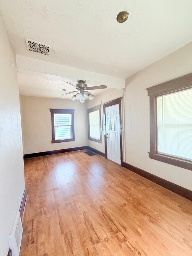 Photo - 428 S Clemens Ave