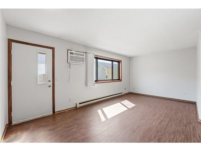 Photo - 64 E 13th St