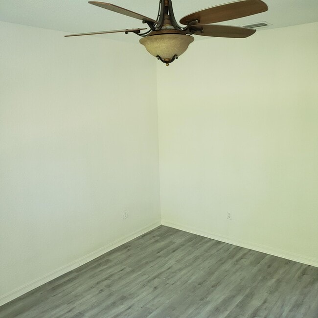 Photo - 4948 Leeward Ln