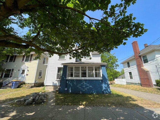 Building Photo - 815 Henry Ave SE Rental
