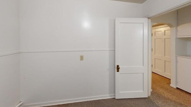 Photo - 1119 E Thayer Ave