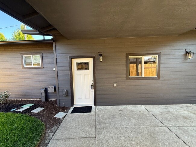 Photo - 1330-1334 SW 8th Ave Triplex/crema102-626 Unit 1334