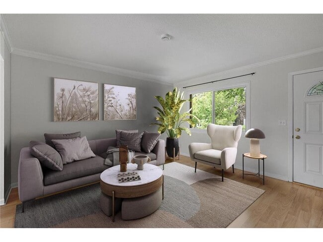 Photo - 1823 Benjamin St NE