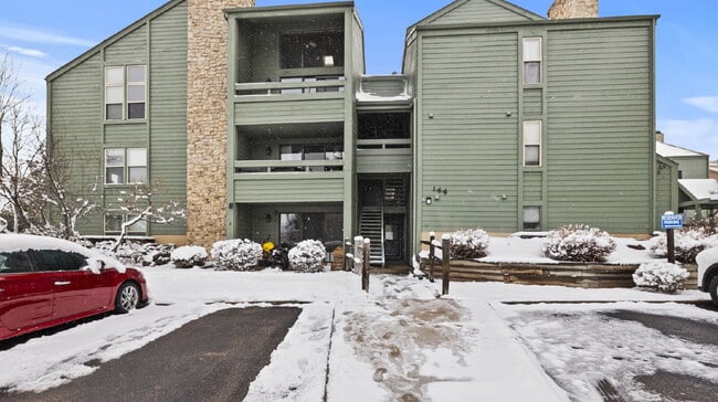 Building Photo - Rockrimmon Condo with Loft, Fireplace & Patio + Pool & Hot Tub Unit 302