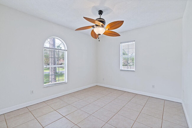 Photo - 208 Palm Cir