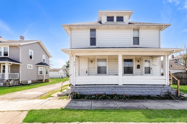 Building Photo - 215-217 Warren Dr. Unit 217