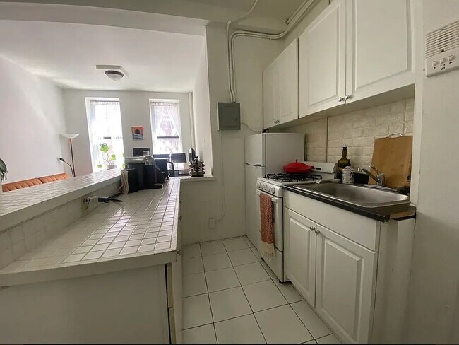 Photo - 248 Broome St Unit 6