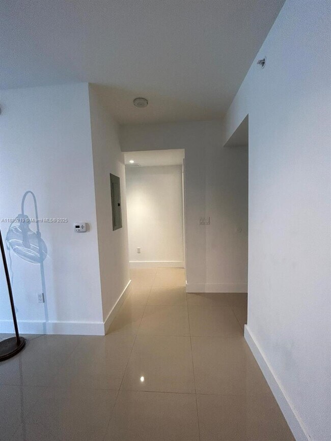 Photo - 1010 SW 2nd Ave Unidad 907