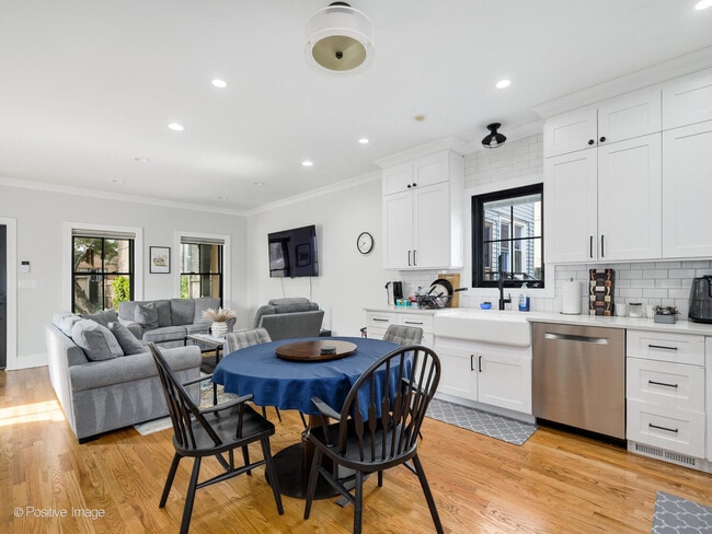 Photo - 2118 W Huron St