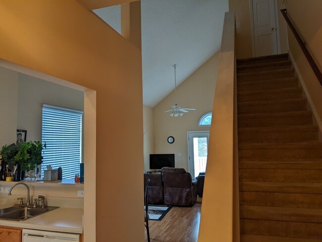 Photo - 960 Cinnamon Dr