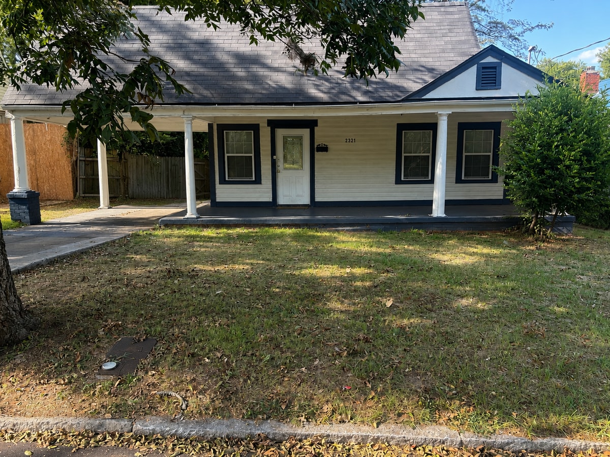 Photo - 2321 Winona Ave