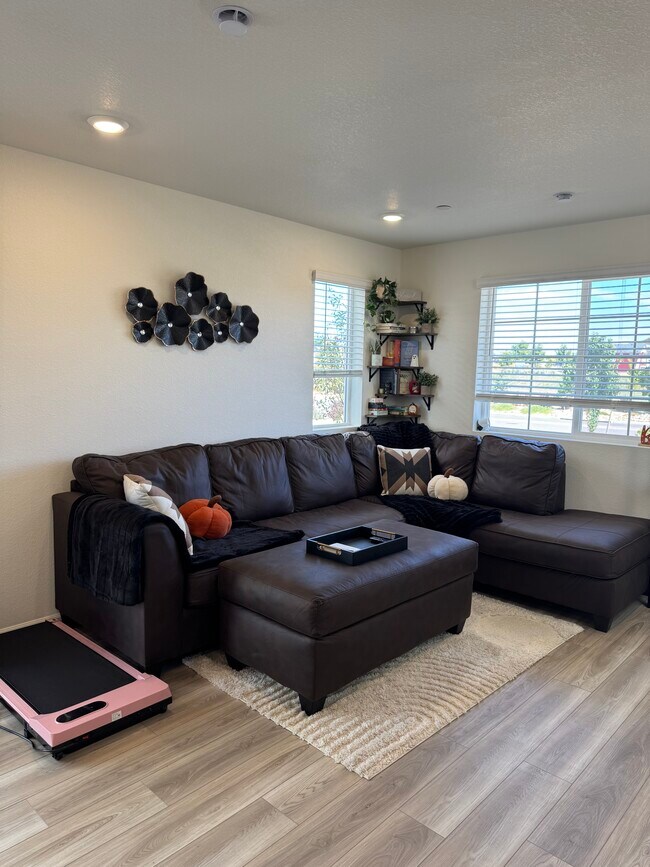 Photo - 10339 Vaughn Way