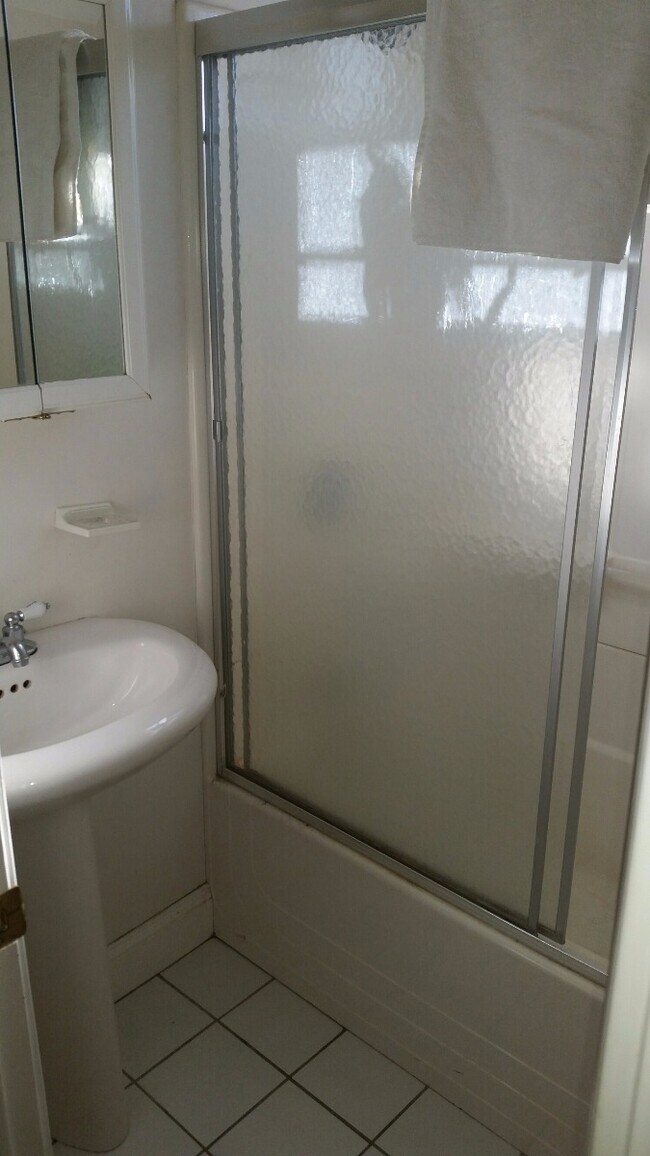 Photo - 121 Jersey St