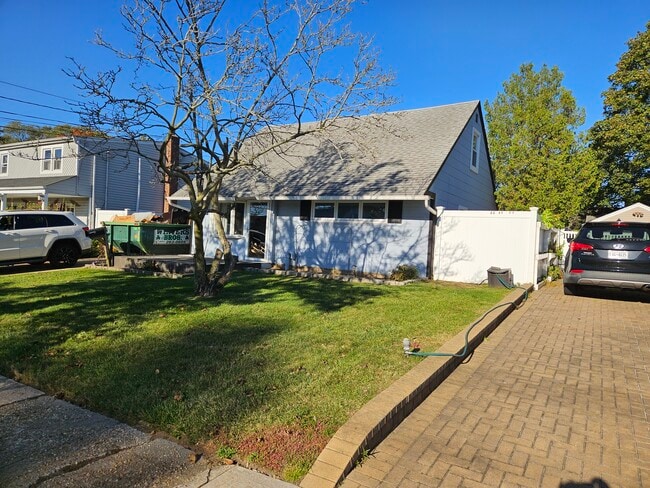 Photo - 898 Bowling Green Dr