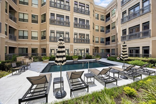 Building Photo - 1901 Post Oak Blvd Unit 1404