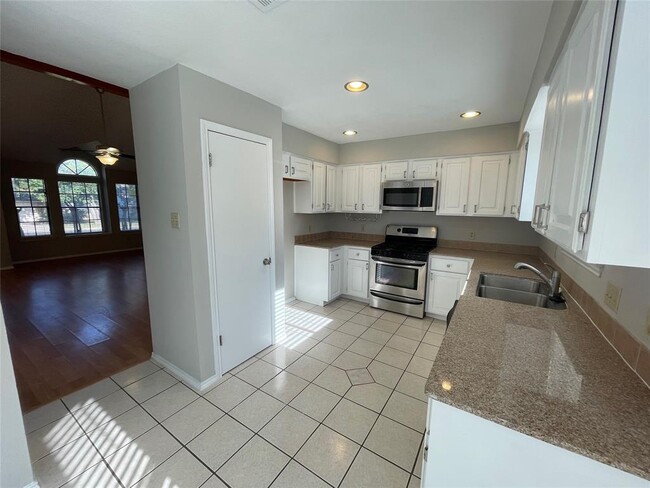 Photo - 3909 Danli Ln