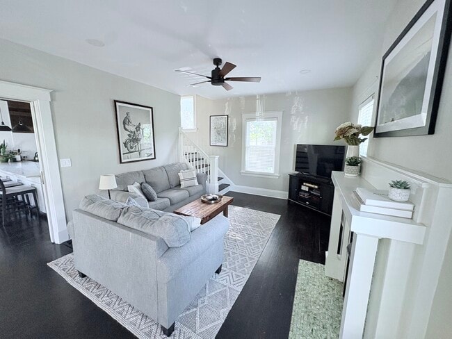 Photo - 2733 Willard Ave