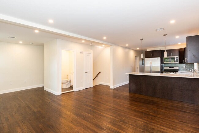 Photo - 27 1st St Unit 1