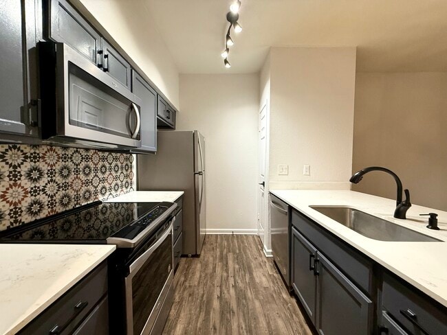Tramor at the Oaks Apartments