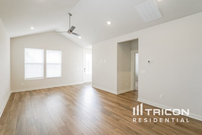 Photo - 6405 Lake Run Ct