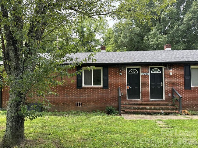 Building Photo - 2700 Capitol Dr Unit 2