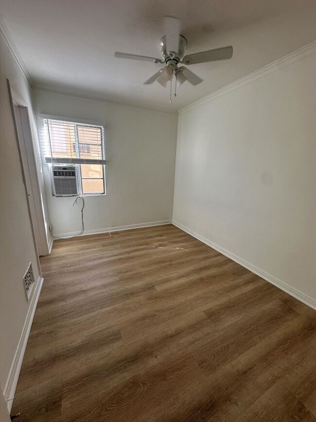 Photo - Hayworth Courtyard Apartments – West Hollywood Living