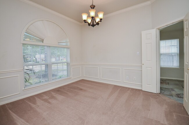 Photo - 5819 Mitre Peak Ln