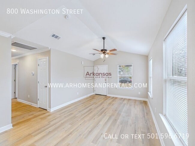 Photo - 800 Washington St