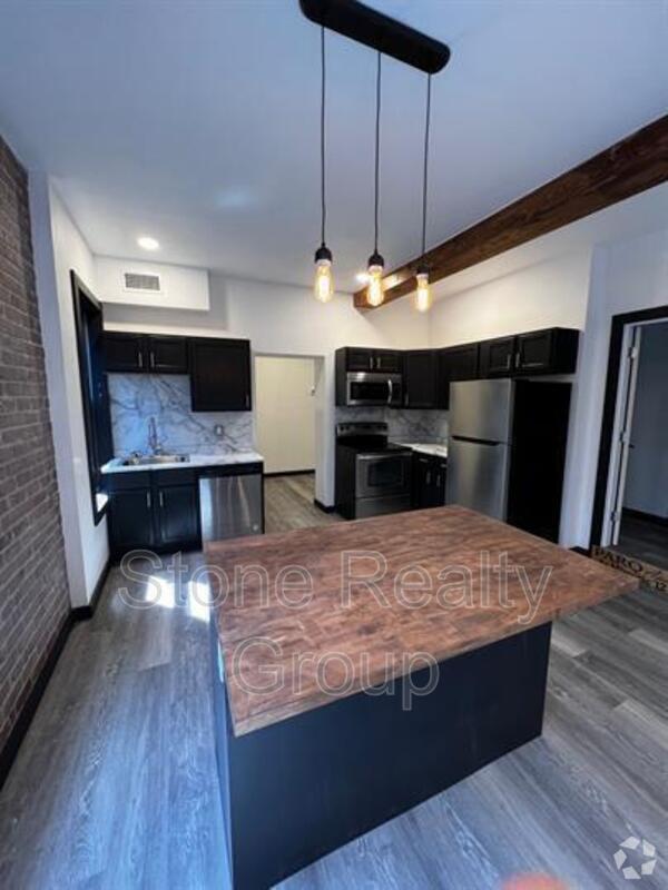 Building Photo - 2170 N 13th St Unit 203 Rental