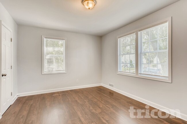 Photo - 3523 Sussex Rd