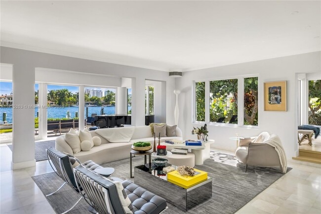 Photo - 617-625 E Dilido Dr