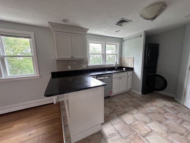 Photo - 216 Palfrey St