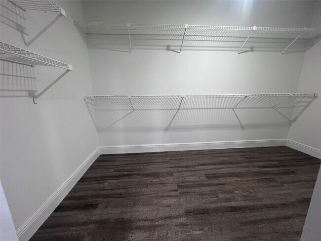 Photo - 17350 NW 68th Ave Unidad 400-416