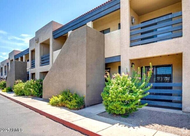 Building Photo - 1241 N 48th St Unit 108 Rental