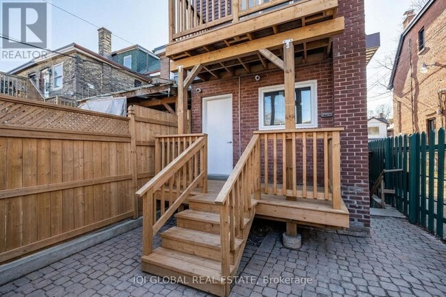 Photo - 633 Ossington Ave