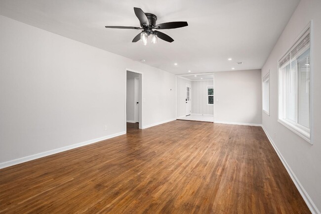 Photo - 205 W Drake Ave