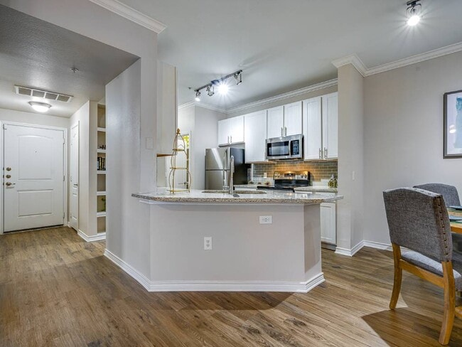 Photo - Riachi at One21