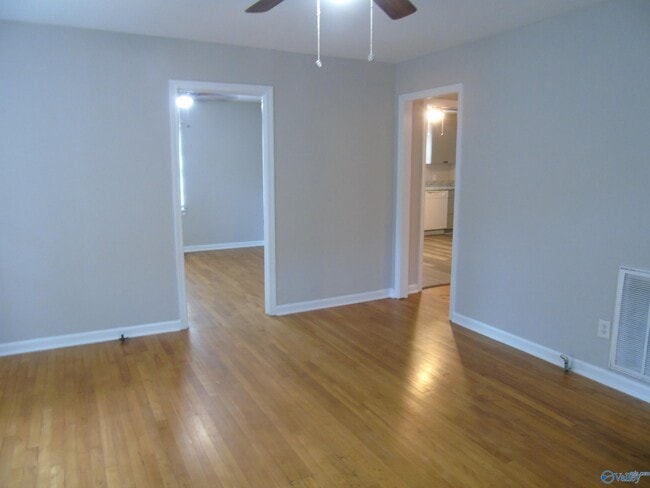 Photo - 1423 Stevens Ave NE