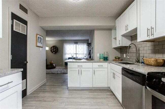 Photo - 2035 Memorial Dr SE